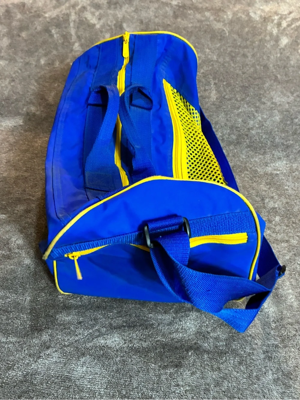 Guess 90s Vintage Waterpro 19” Sports Duffle Canvas Bag Blue/Yellow Gym Athletic